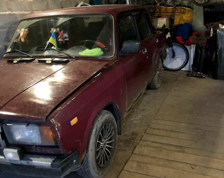 Красный ВАЗ 2107, объемом двигателя 1.6 л и пробегом 0 тыс. км за 750 $, фото 2 на Automoto.ua