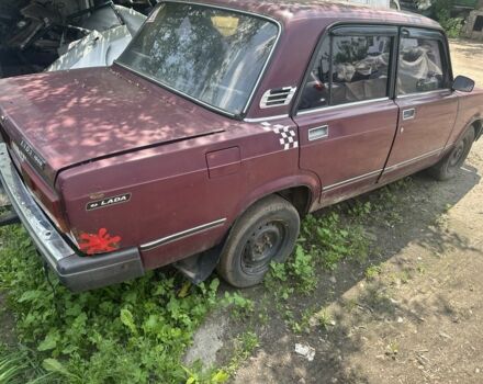 Красный ВАЗ 2107, объемом двигателя 1.3 л и пробегом 200 тыс. км за 557 $, фото 1 на Automoto.ua