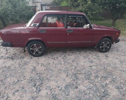 Красный ВАЗ 2107, объемом двигателя 1.6 л и пробегом 99 тыс. км за 1350 $, фото 3 на Automoto.ua
