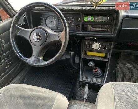 Красный ВАЗ 2107, объемом двигателя 1.6 л и пробегом 70 тыс. км за 650 $, фото 4 на Automoto.ua