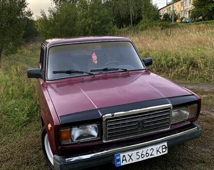 Красный ВАЗ 2107, объемом двигателя 1.6 л и пробегом 220 тыс. км за 900 $, фото 1 на Automoto.ua