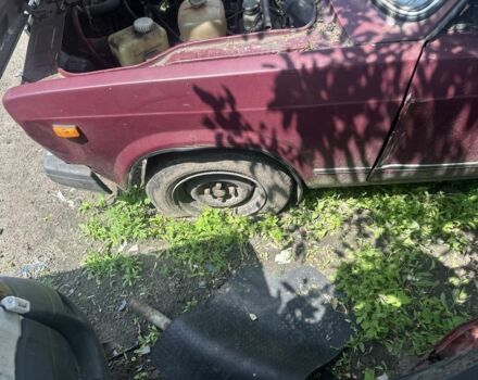 Красный ВАЗ 2107, объемом двигателя 1.3 л и пробегом 200 тыс. км за 557 $, фото 2 на Automoto.ua