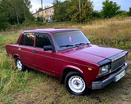 Красный ВАЗ 2107, объемом двигателя 1.6 л и пробегом 220 тыс. км за 900 $, фото 2 на Automoto.ua