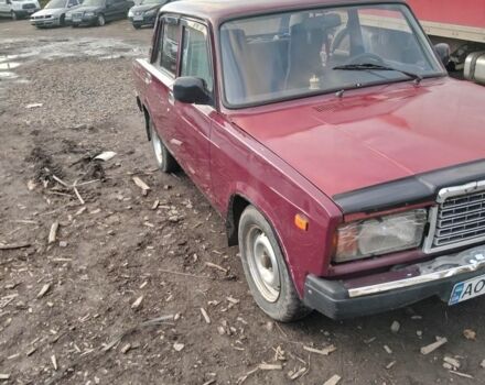 Красный ВАЗ 2107, объемом двигателя 1.6 л и пробегом 300 тыс. км за 450 $, фото 1 на Automoto.ua