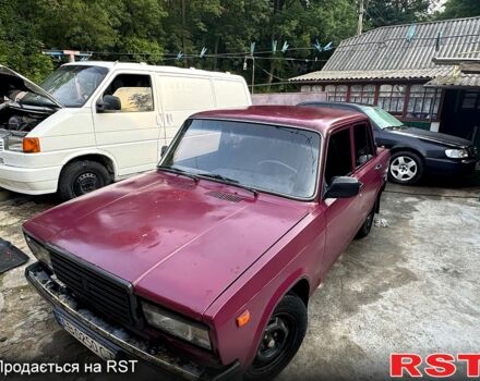 Красный ВАЗ 2107, объемом двигателя 1.5 л и пробегом 200 тыс. км за 600 $, фото 2 на Automoto.ua