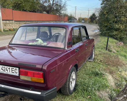 ВАЗ 2107 2004 у Хотине на Automoto.ua Червоний ВАЗ 2107, об'ємом двигуна 1.5 л та пробігом 30 тис. км за 1300 $, фото 3 на Automoto.ua