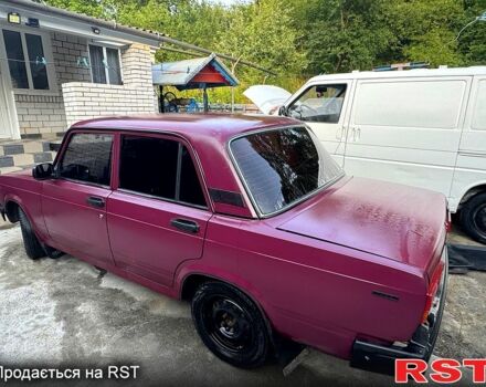 Красный ВАЗ 2107, объемом двигателя 1.5 л и пробегом 200 тыс. км за 600 $, фото 1 на Automoto.ua