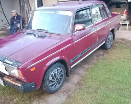 ВАЗ 2107 2004 в Бучаче на Automoto.ua Красный ВАЗ 2107, объемом двигателя 1.5 л и пробегом 65 тыс. км за 480 $, фото 2 на Automoto.ua