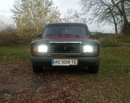 Красный ВАЗ 2107, объемом двигателя 1.5 л и пробегом 500 тыс. км за 945 $, фото 1 на Automoto.ua