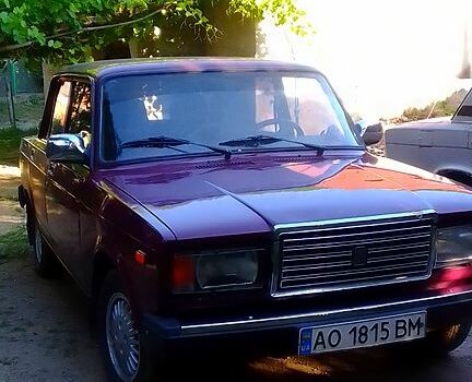 Красный ВАЗ 2107, объемом двигателя 1.5 л и пробегом 200 тыс. км за 750 $, фото 2 на Automoto.ua
