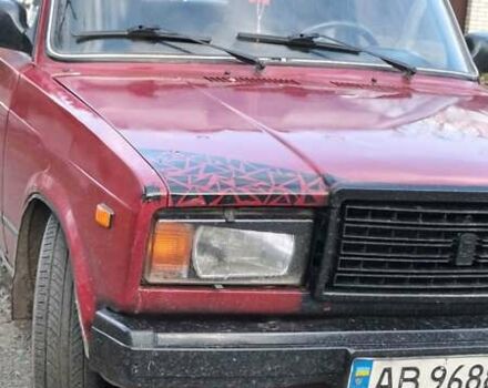 ВАЗ 2107 2004 у Кропивницькому (Кіровограді) на Automoto.ua Червоний ВАЗ 2107, об'ємом двигуна 1.57 л та пробігом 1 тис. км за 1000 $, фото 1 на Automoto.ua