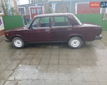 Красный ВАЗ 2107, объемом двигателя 1.5 л и пробегом 130 тыс. км за 1400 $, фото 1 на Automoto.ua