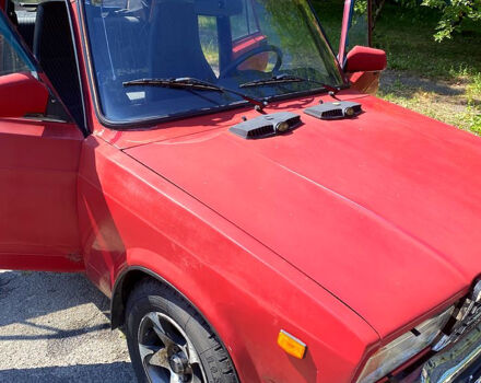 ВАЗ 2107 2005 в Радомышле на Automoto.ua Красный ВАЗ 2107, объемом двигателя 1.5 л и пробегом 71 тыс. км за 900 $, фото 6 на Automoto.ua