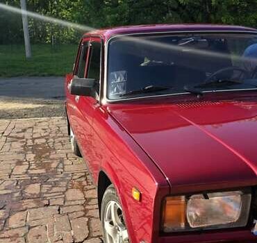 Красный ВАЗ 2107, объемом двигателя 1.45 л и пробегом 140 тыс. км за 2750 $, фото 1 на Automoto.ua