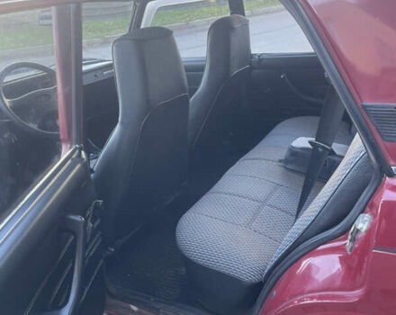 Красный ВАЗ 2107, объемом двигателя 1.5 л и пробегом 84 тыс. км за 1300 $, фото 7 на Automoto.ua