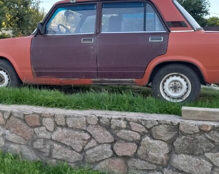 Красный ВАЗ 2107, объемом двигателя 1.5 л и пробегом 194 тыс. км за 950 $, фото 5 на Automoto.ua