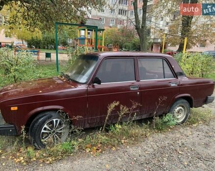 Красный ВАЗ 2107, объемом двигателя 1.5 л и пробегом 90 тыс. км за 1157 $, фото 2 на Automoto.ua