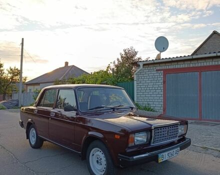 Красный ВАЗ 2107, объемом двигателя 1.5 л и пробегом 125 тыс. км за 2350 $, фото 2 на Automoto.ua