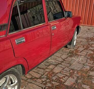 Красный ВАЗ 2107, объемом двигателя 1.45 л и пробегом 140 тыс. км за 2750 $, фото 4 на Automoto.ua