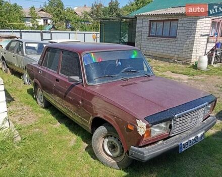 Красный ВАЗ 2107, объемом двигателя 1.5 л и пробегом 100 тыс. км за 800 $, фото 1 на Automoto.ua
