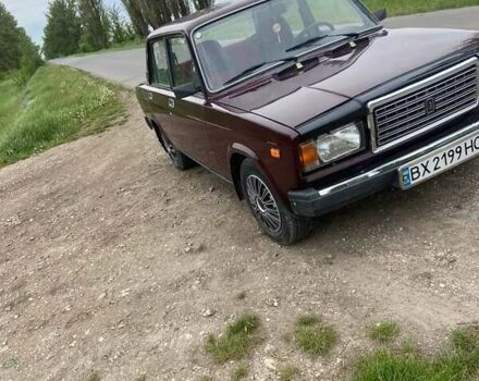 Красный ВАЗ 2107, объемом двигателя 1.5 л и пробегом 70 тыс. км за 1750 $, фото 1 на Automoto.ua