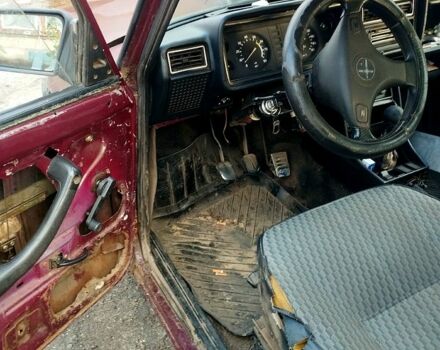 Красный ВАЗ 2107, объемом двигателя 1.5 л и пробегом 230 тыс. км за 330 $, фото 2 на Automoto.ua