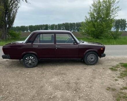 Красный ВАЗ 2107, объемом двигателя 1.5 л и пробегом 70 тыс. км за 1750 $, фото 3 на Automoto.ua