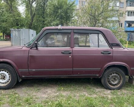 Красный ВАЗ 2107, объемом двигателя 1.5 л и пробегом 87 тыс. км за 800 $, фото 1 на Automoto.ua