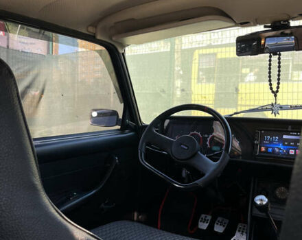 ВАЗ 2107 2006 в Киеве на Automoto.ua Красный ВАЗ 2107, объемом двигателя 1.5 л и пробегом 30 тыс. км за 8000 $, фото 10 на Automoto.ua