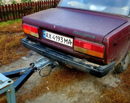 Красный ВАЗ 2107, объемом двигателя 1.5 л и пробегом 230 тыс. км за 330 $, фото 4 на Automoto.ua