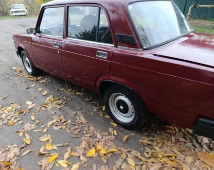 ВАЗ 2107 2006 в Смеле на Automoto.ua Красный ВАЗ 2107, объемом двигателя 1.5 л и пробегом 99 тыс. км за 899 $, фото 1 на Automoto.ua