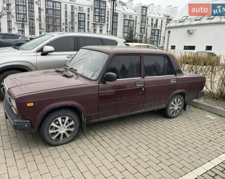 Красный ВАЗ 2107, объемом двигателя 1.5 л и пробегом 107 тыс. км за 950 $, фото 2 на Automoto.ua