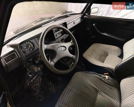 Красный ВАЗ 2107, объемом двигателя 1.6 л и пробегом 200 тыс. км за 1300 $, фото 5 на Automoto.ua