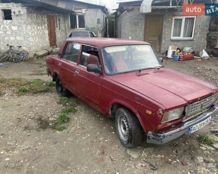 ВАЗ 2107 2007 у Ужгороді на Automoto.ua Червоний ВАЗ 2107, об'ємом двигуна 1.45 л та пробігом 100 тис. км за 350 $, фото 4 на Automoto.ua