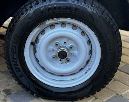 ВАЗ 2107 2007 в Могилев-Подольском на Automoto.ua Красный ВАЗ 2107, объемом двигателя 1.5 л и пробегом 40 тыс. км за 2999 $, фото 9 на Automoto.ua