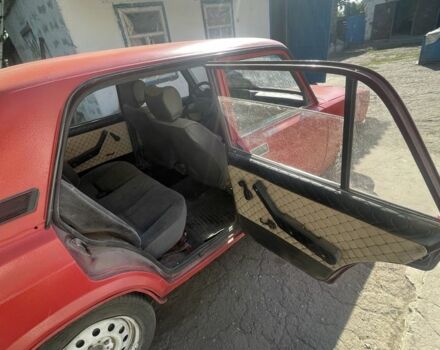 Красный ВАЗ 2107, объемом двигателя 1.5 л и пробегом 250 тыс. км за 655 $, фото 4 на Automoto.ua