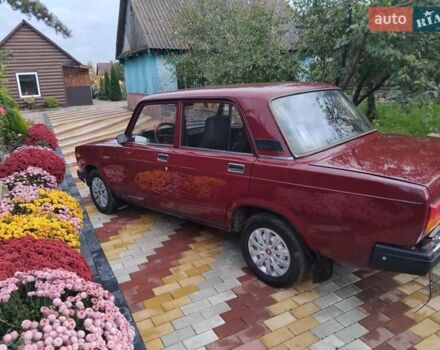 Красный ВАЗ 2107, объемом двигателя 1.5 л и пробегом 120 тыс. км за 1780 $, фото 2 на Automoto.ua