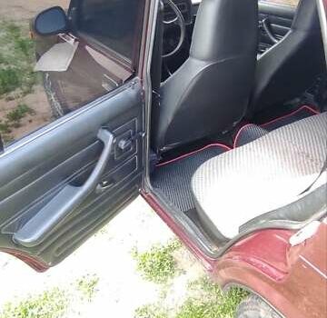 ВАЗ 2107 2008 у Миргороде на Automoto.ua Червоний ВАЗ 2107, об'ємом двигуна 1.5 л та пробігом 82 тис. км за 2000 $, фото 5 на Automoto.ua