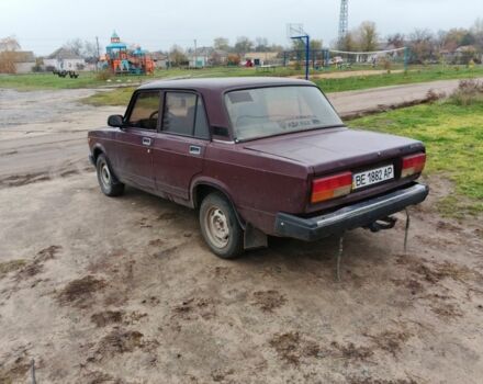 Красный ВАЗ 2107, объемом двигателя 1.5 л и пробегом 80 тыс. км за 1200 $, фото 3 на Automoto.ua