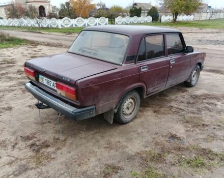 Красный ВАЗ 2107, объемом двигателя 1.5 л и пробегом 80 тыс. км за 1200 $, фото 2 на Automoto.ua