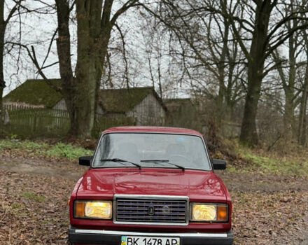 Красный ВАЗ 2107, объемом двигателя 1.5 л и пробегом 47 тыс. км за 2499 $, фото 1 на Automoto.ua