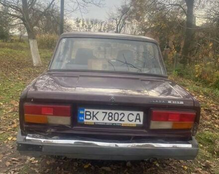 Красный ВАЗ 2107, объемом двигателя 1.5 л и пробегом 120 тыс. км за 1800 $, фото 2 на Automoto.ua