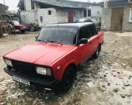 Красный ВАЗ 2107, объемом двигателя 5 л и пробегом 300 тыс. км за 555 $, фото 1 на Automoto.ua