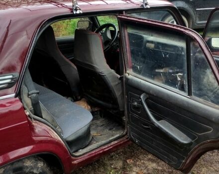 Красный ВАЗ 2107, объемом двигателя 2 л и пробегом 256 тыс. км за 1002 $, фото 4 на Automoto.ua