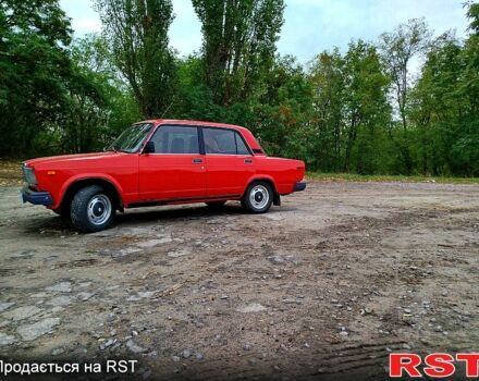 ВАЗ 2107 1982 в Черкассах на Automoto.ua Красный ВАЗ 2107, объемом двигателя 1.5 л и пробегом 129 тыс. км за 1100 $, фото 1 на Automoto.ua