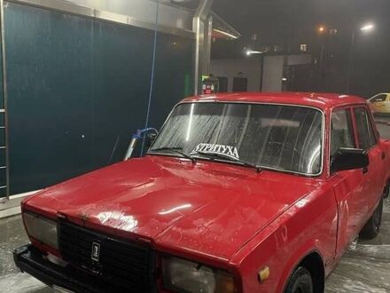 ВАЗ 2107 1983 в Черкассах на Automoto.ua Красный ВАЗ 2107, объемом двигателя 1.5 л и пробегом 300 тыс. км за 594 $, фото 1 на Automoto.ua