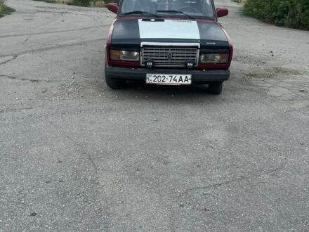 ВАЗ 2107 1983 в Синельниковом на Automoto.ua Красный ВАЗ 2107, объемом двигателя 1.6 л и пробегом 58 тыс. км за 384 $, фото 1 на Automoto.ua