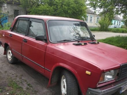 ВАЗ 2107 1983 в Петропавловке на Automoto.ua Красный ВАЗ 2107, объемом двигателя 1.5 л и пробегом 100 тыс. км за 30000 $, фото 1 на Automoto.ua