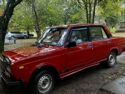 ВАЗ 2107 1984 у Дружковке на Automoto.ua Червоний ВАЗ 2107, об'ємом двигуна 0 л та пробігом 70 тис. км за 770 $, фото 1 на Automoto.ua