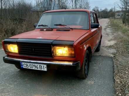 ВАЗ 2107 1985 у Чернігові на Automoto.ua Червоний ВАЗ 2107, об'ємом двигуна 1.5 л та пробігом 3 тис. км за 29500 $, фото 1 на Automoto.ua